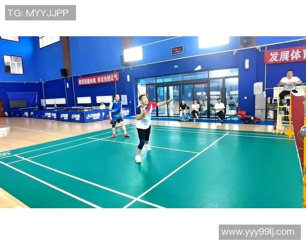 杨强独家分享羽毛球技巧与心得助你提升竞技水平与乐趣