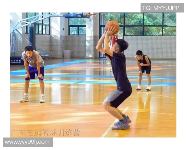 重庆篮球队在精英赛中的灵活性表现分析与战术探讨